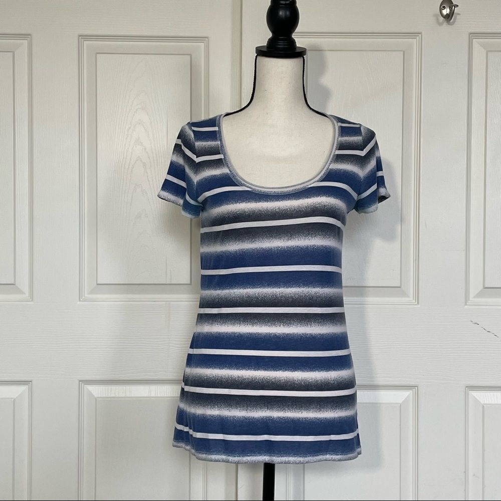 Gap Scoop Rolled Neck Short Sleeve Tee, Small